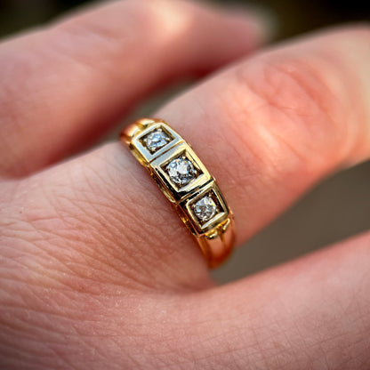 18ct Gold Antique Fully Hallmarked Old Cut three stone Diamond gypsy Ring 3.5g