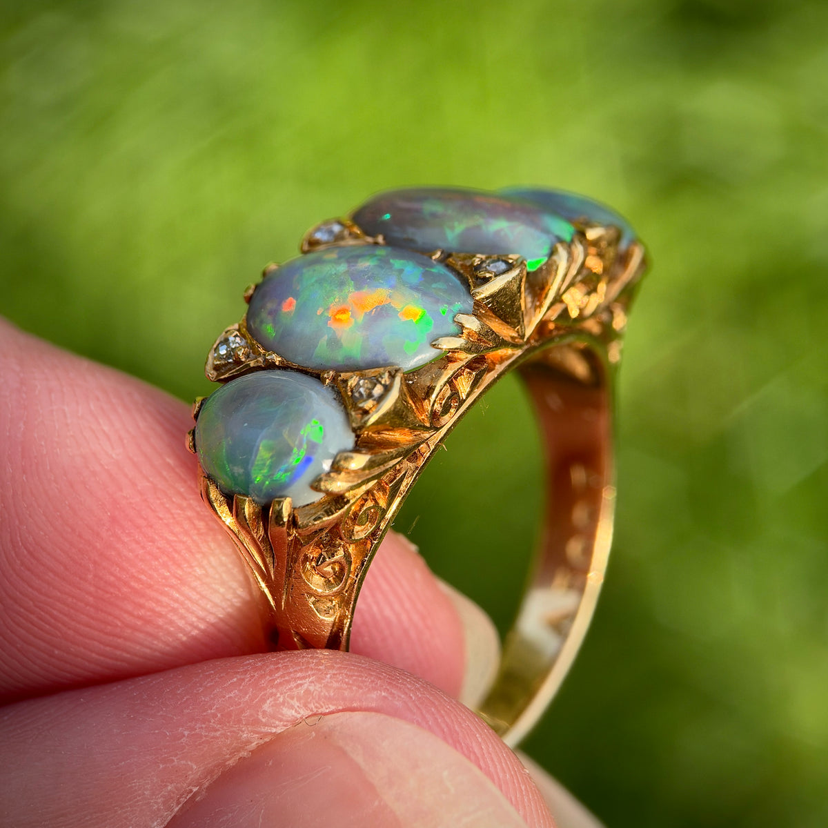 18CT Gold Large Antique Victorian Black Crystal Opal & Old Cut Diamond Ring