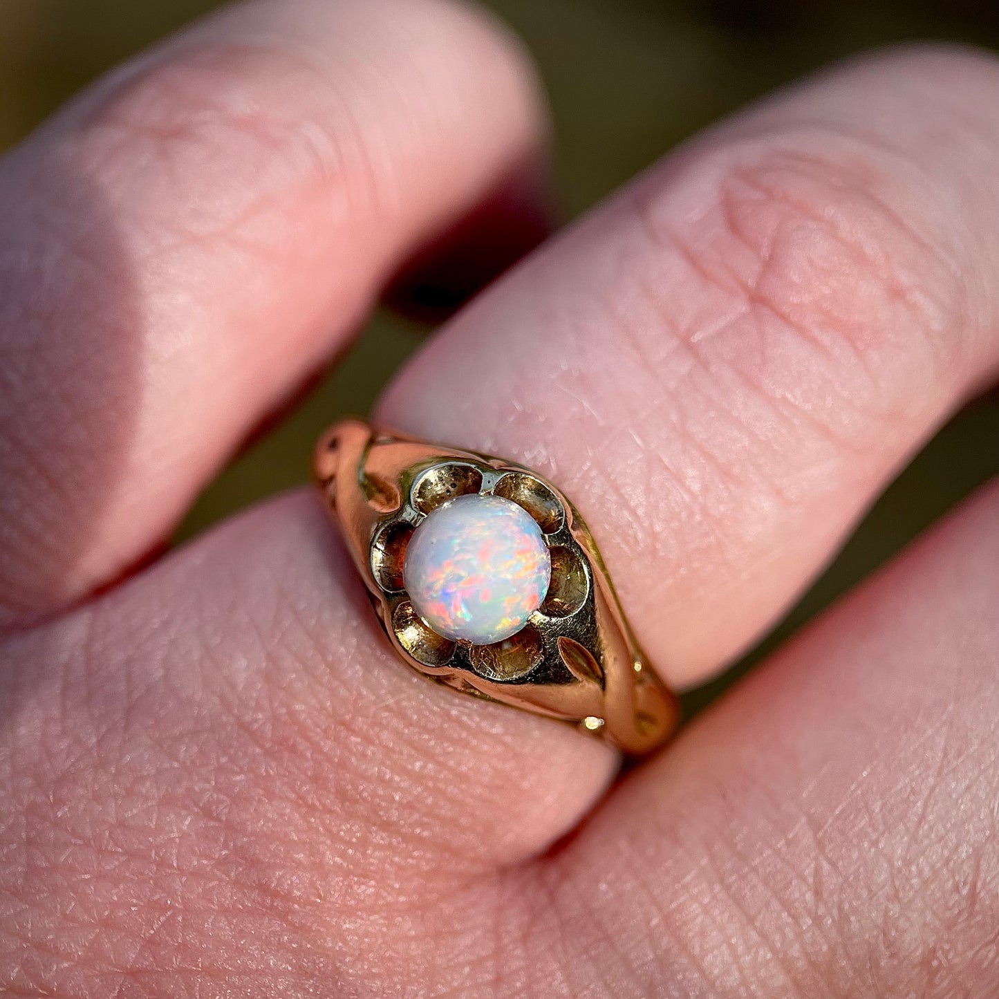 18CT Gold Antique Victorian Fiery Crystal Opal Solitaire Gypsy Ring Size L 1/2