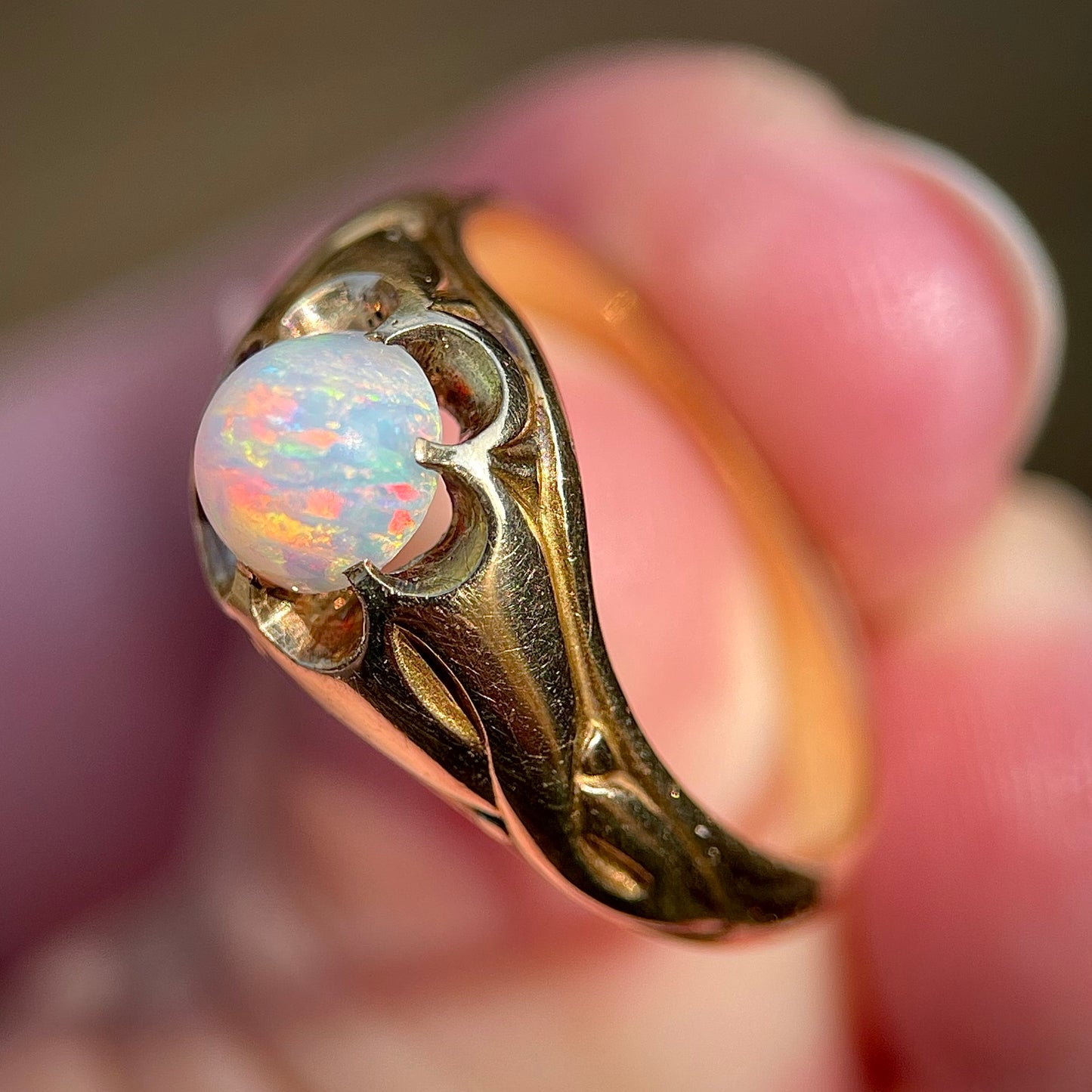 18CT Gold Antique Victorian Fiery Crystal Opal Solitaire Gypsy Ring Size L 1/2