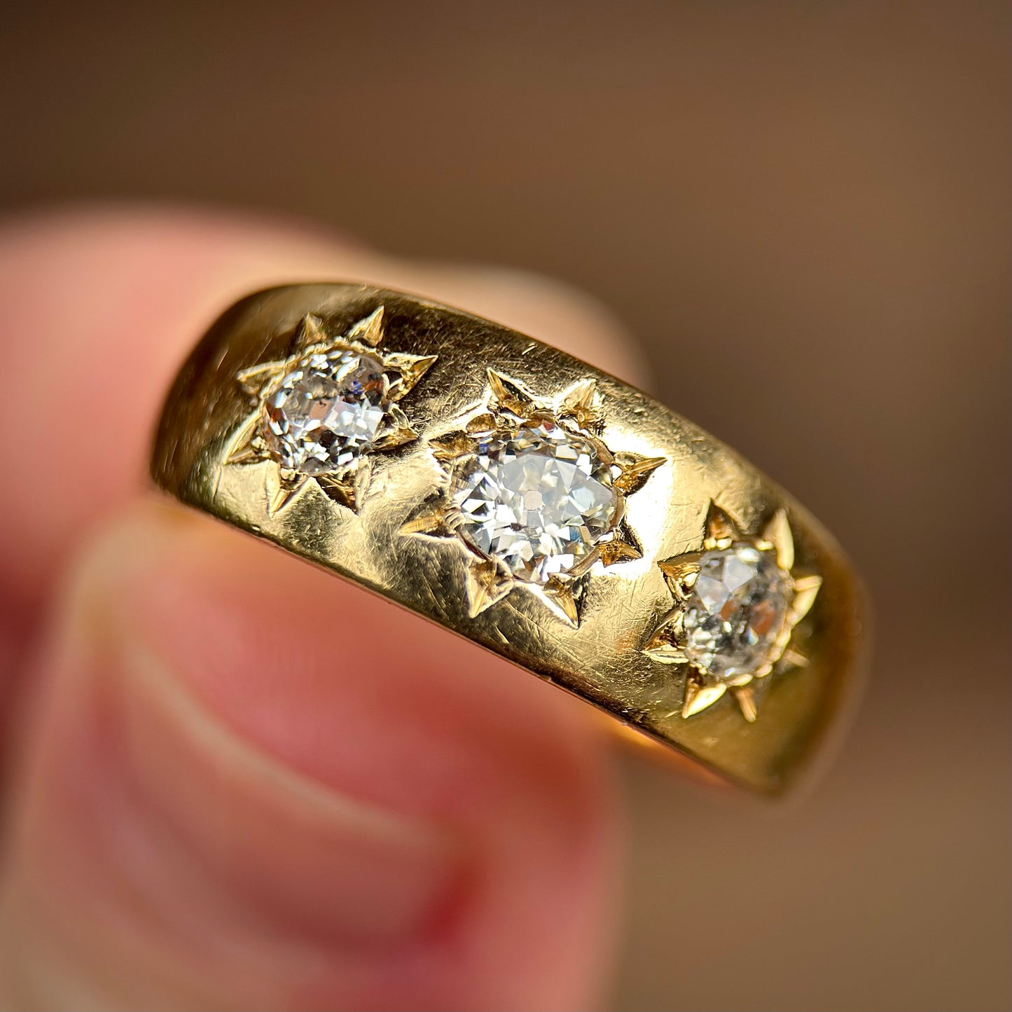 18ct Gold Antique Hallmarked 0.75ct Old Cut Diamond three stone gypsy ring Heavy