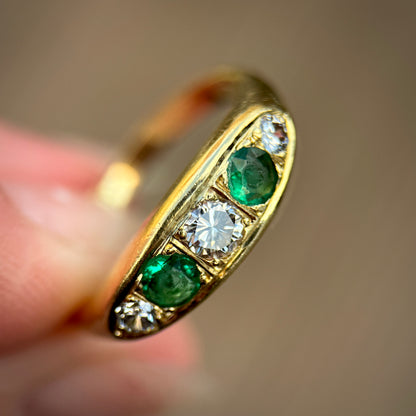 18ct Gold Emerald & 0.40ct Brilliant Cut Diamond gypsy Ring 5.0 grams Size Q