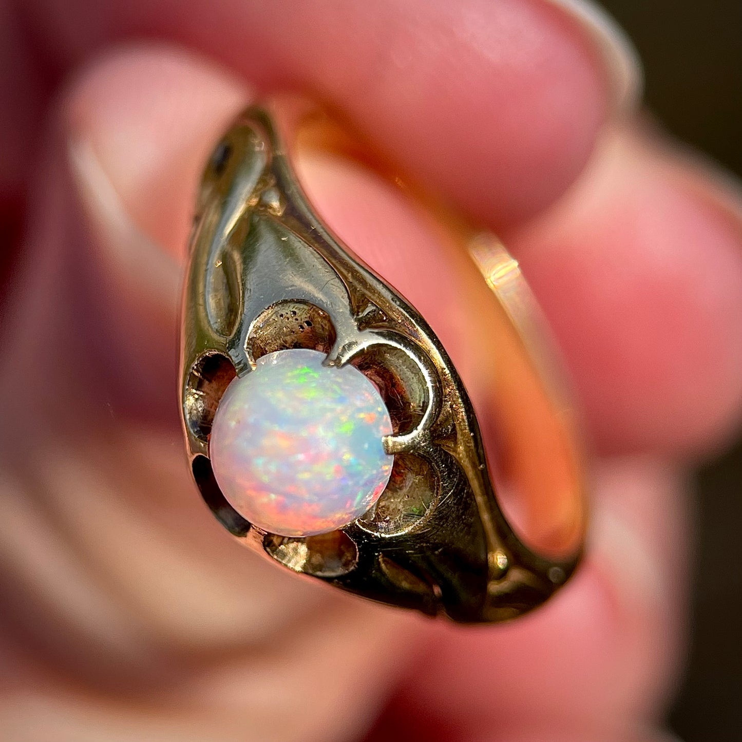 18CT Gold Antique Victorian Fiery Crystal Opal Solitaire Gypsy Ring Size L 1/2