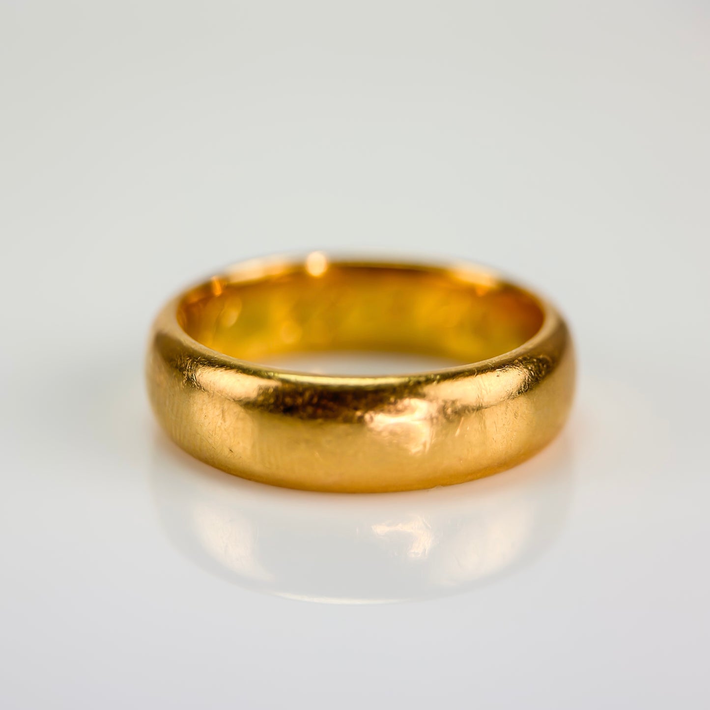 22ct Gold wedding band ring 7.3 Grams heavy size K