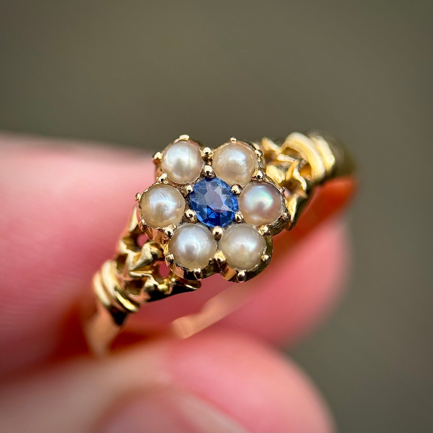 18ct Gold Antique Victorian Fully Hallmarked Sapphire & Pearl Daisy Cluster Ring