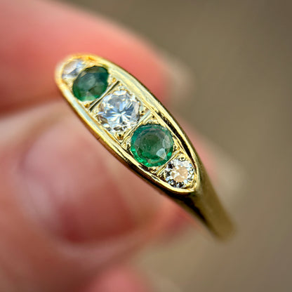 18ct Gold Emerald & 0.40ct Brilliant Cut Diamond gypsy Ring 5.0 grams Size Q