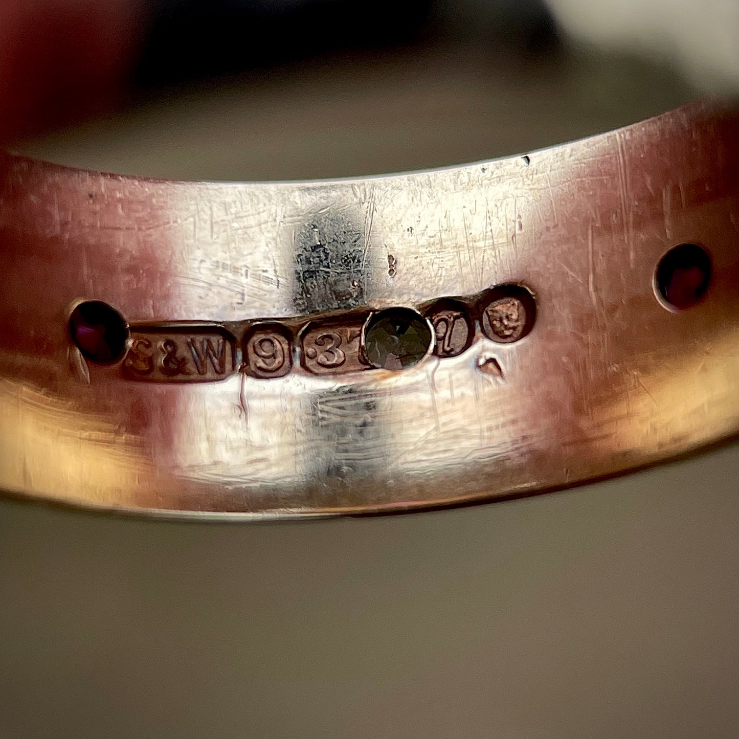9CT Gold Fully Hallmarked Ruby & Spinel Eternity Band Gypsy Ring Size R 1/2