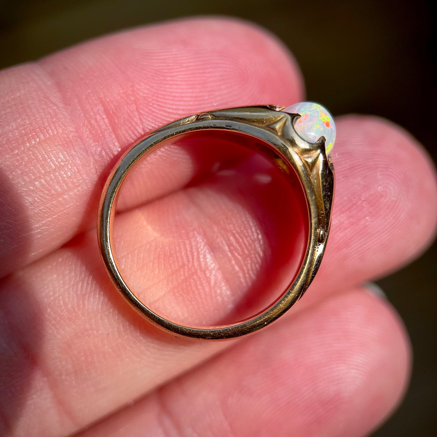 18CT Gold Antique Victorian Fiery Crystal Opal Solitaire Gypsy Ring Size L 1/2