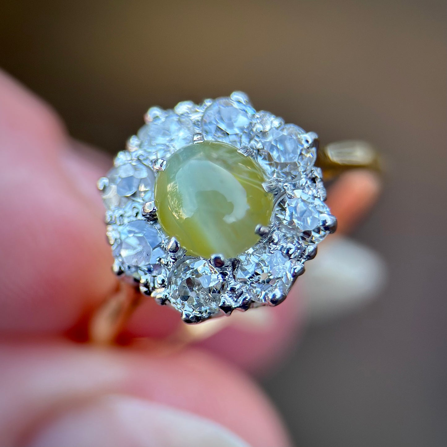 18CT Gold Antique Edwardian Cats Eye Chrysoberyl & Old Cut Diamond Cluster Ring