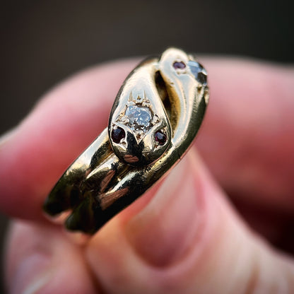 18CT Gold Antique Old Cut Diamond & Ruby Double Headed Snake Ring Heavy 9.6g