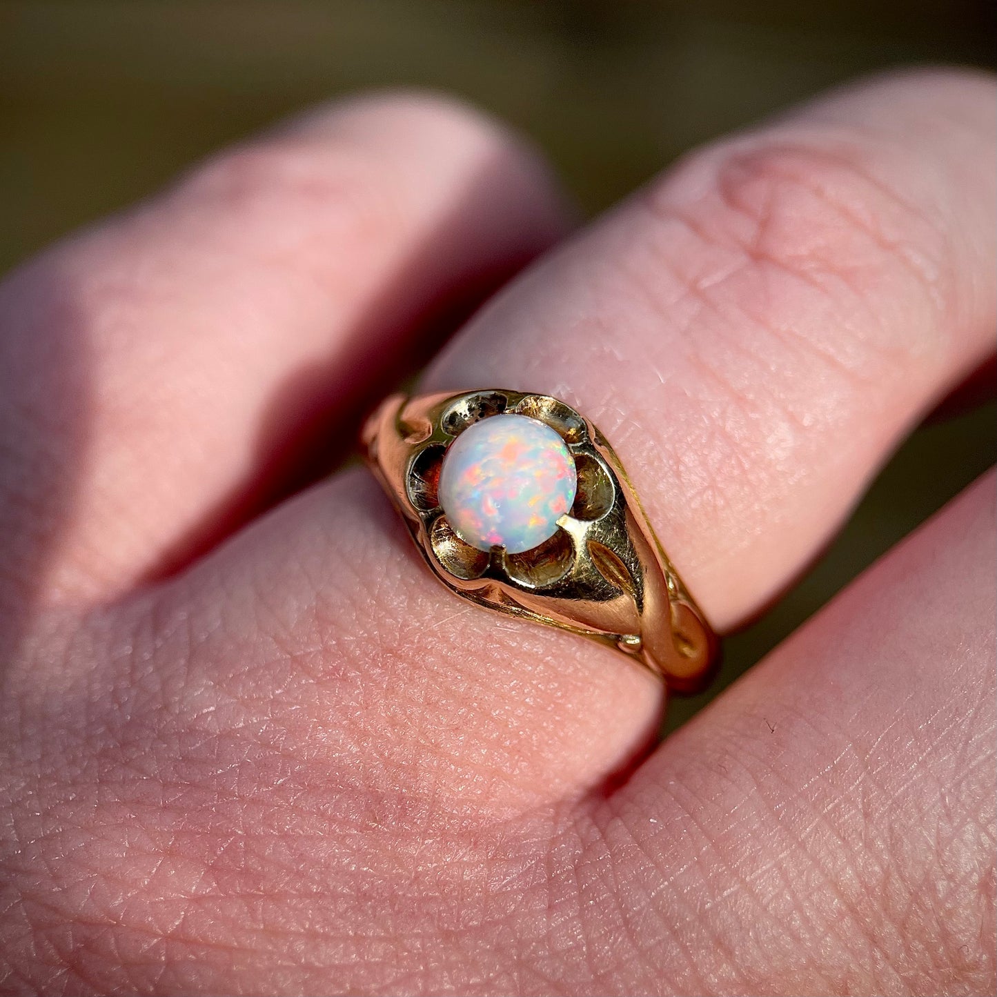 18CT Gold Antique Victorian Fiery Crystal Opal Solitaire Gypsy Ring Size L 1/2