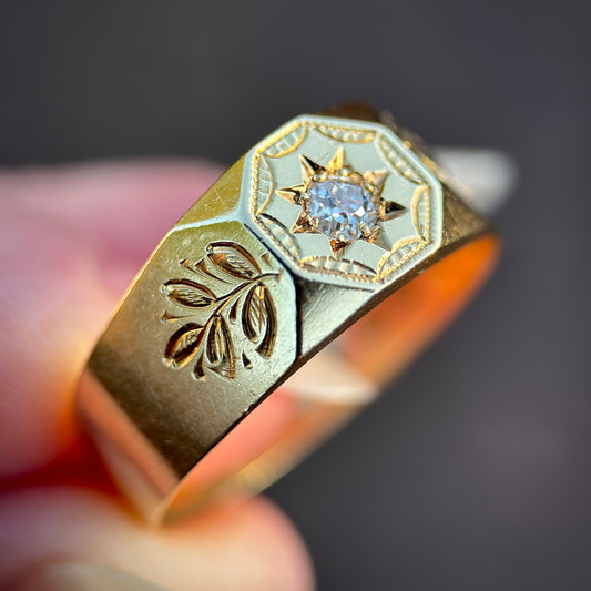 18ct Gold Fully Hallmarked Old cut diamond engraved Signet Ring HEAVY  6.3 grams