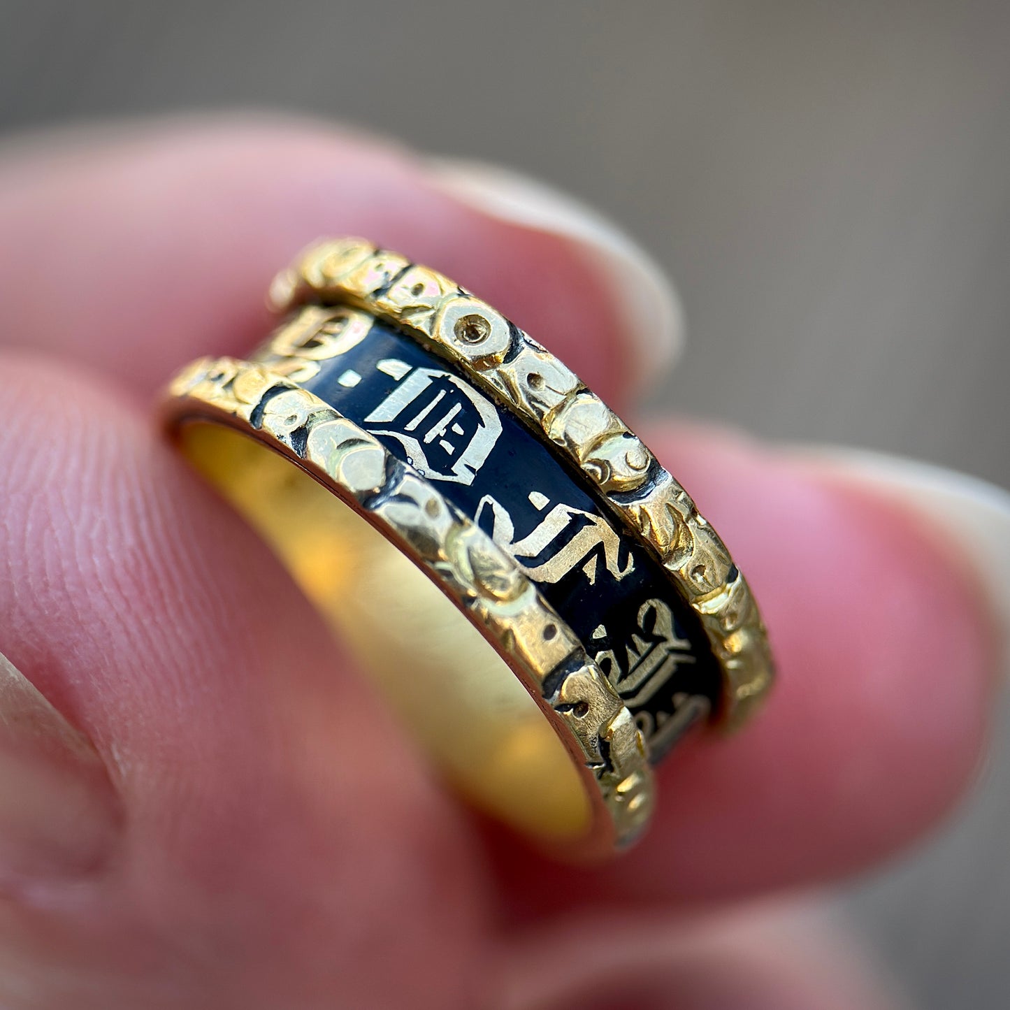 18ct Gold Antique Georgian 1827 Enamel Mourning Memorial Ring