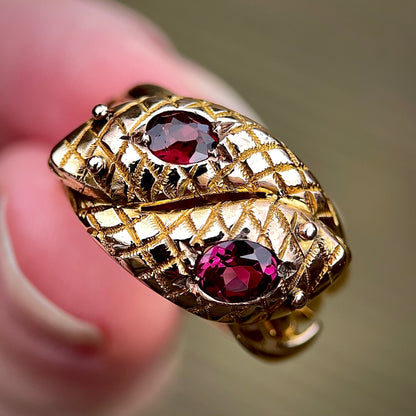 9CT Gold Antique (1915) Double Headed Snake / Cobra Ring 5.1g