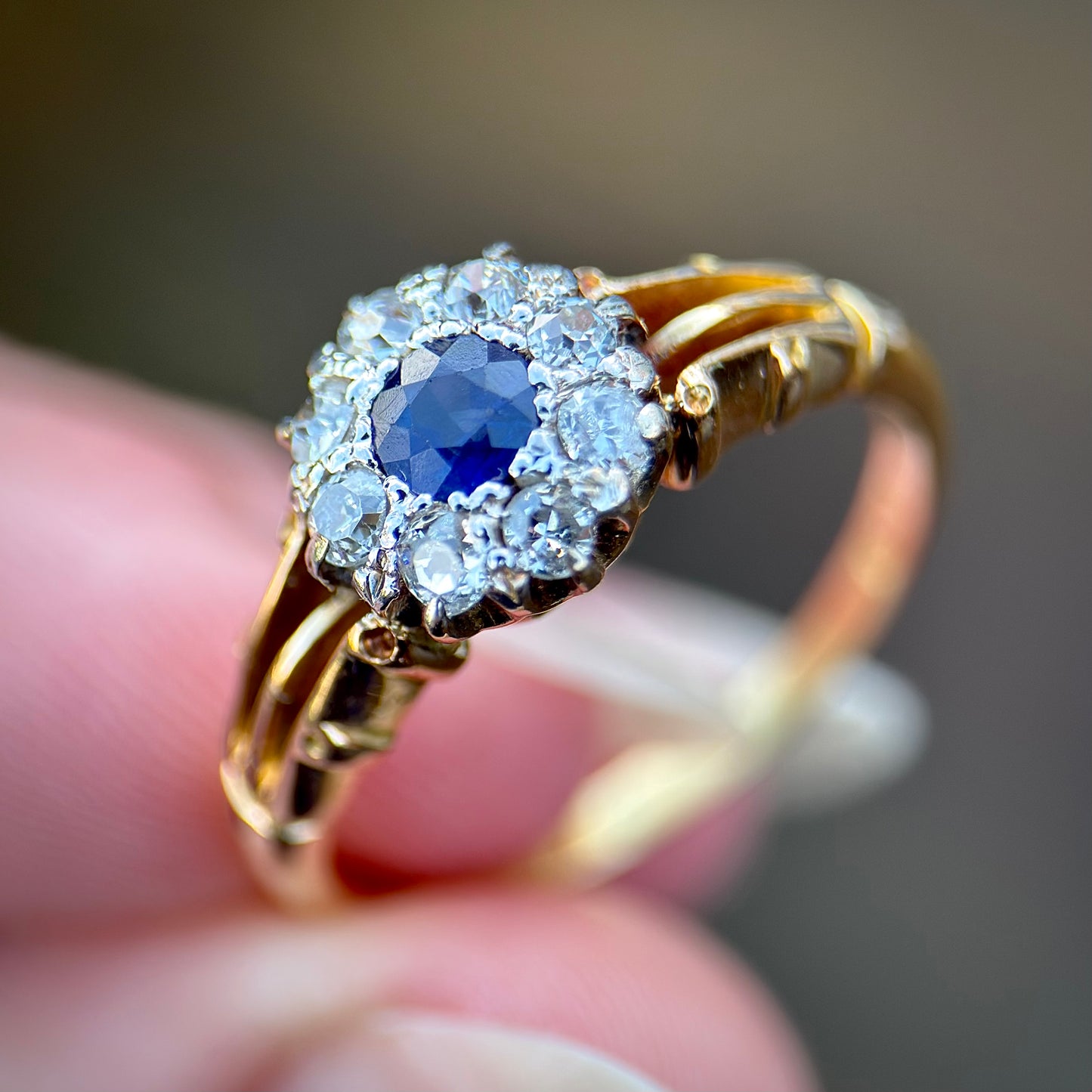 18CT Gold Antique 0.25ct Sapphire & 0.32ct Old Cut Diamond Cluster Ring