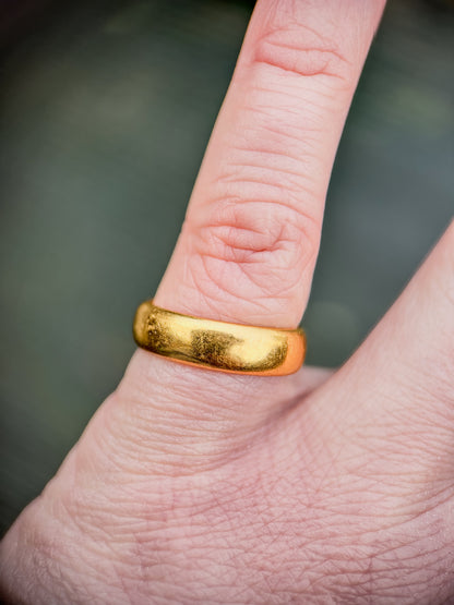 22ct Gold wedding band ring 7.3 Grams heavy size K