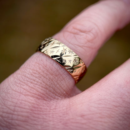 9CT Gold Fully Hallmarked Eternity Star Patterned Band Gypsy Ring Size K