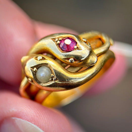 Museum Quality 18CT Gold Antique Victorian 1890 Double Headed Snake Ring