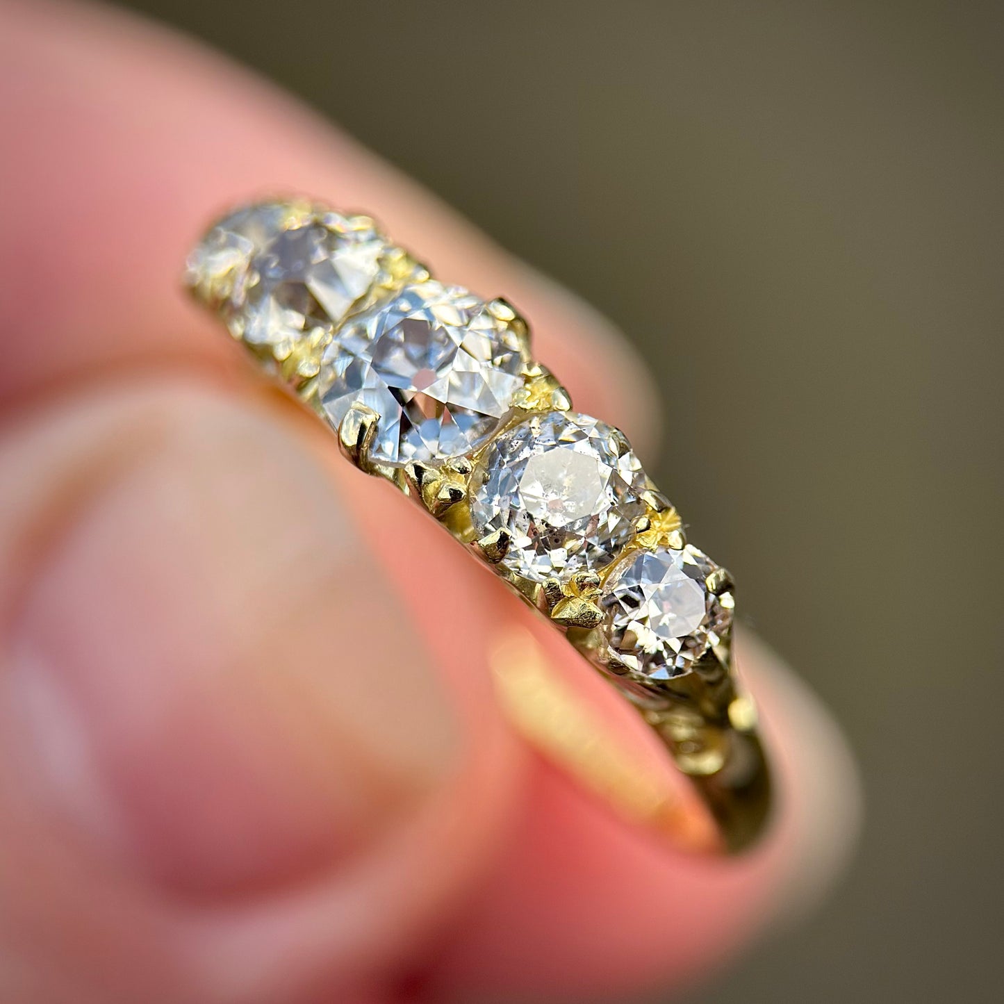 18ct Gold 1.625ct Antique Fully Hallmarked Old Cut Diamond Five Stone Ring