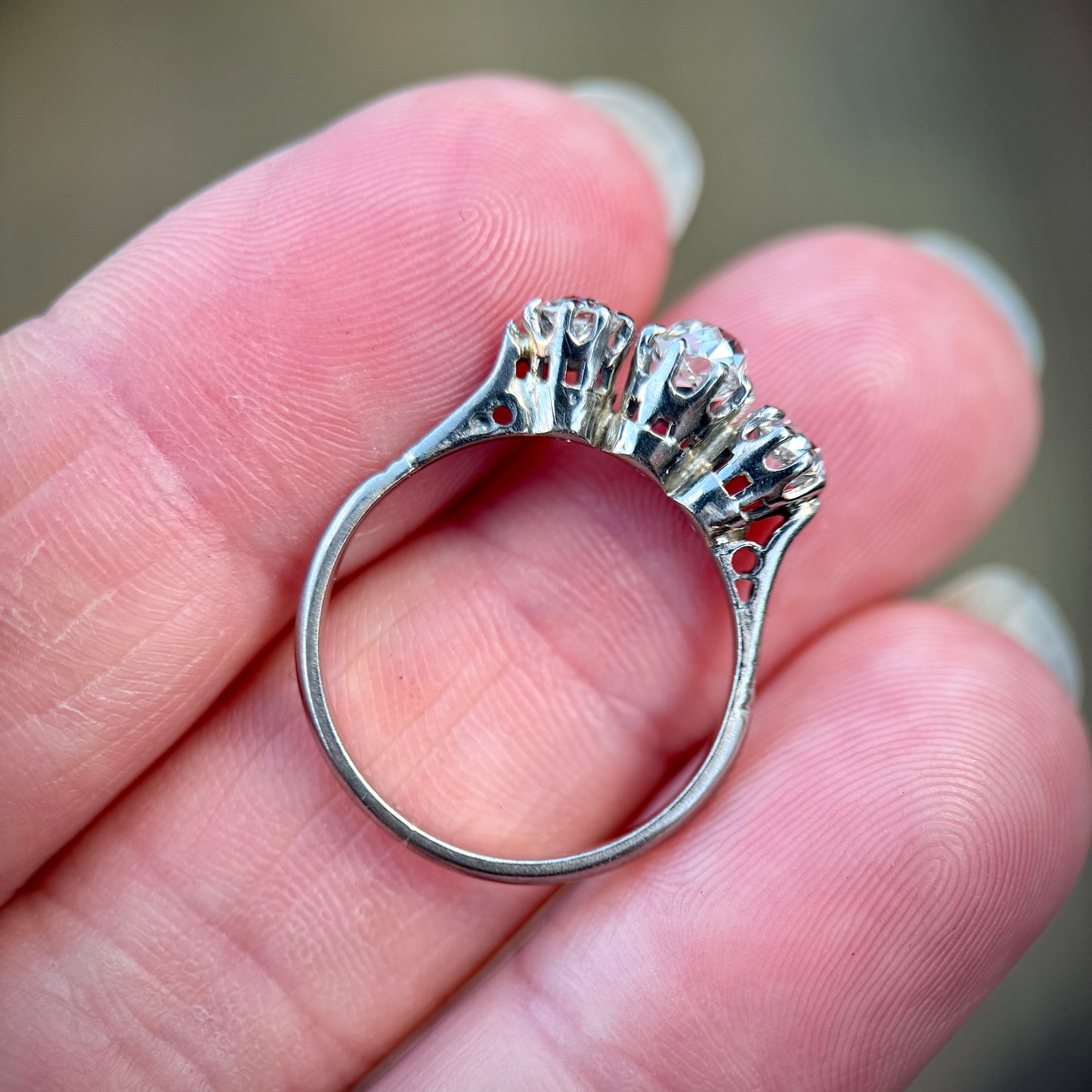 18ct Gold Antique 0.75ct Old Cut Diamond three Stone trilogy ring