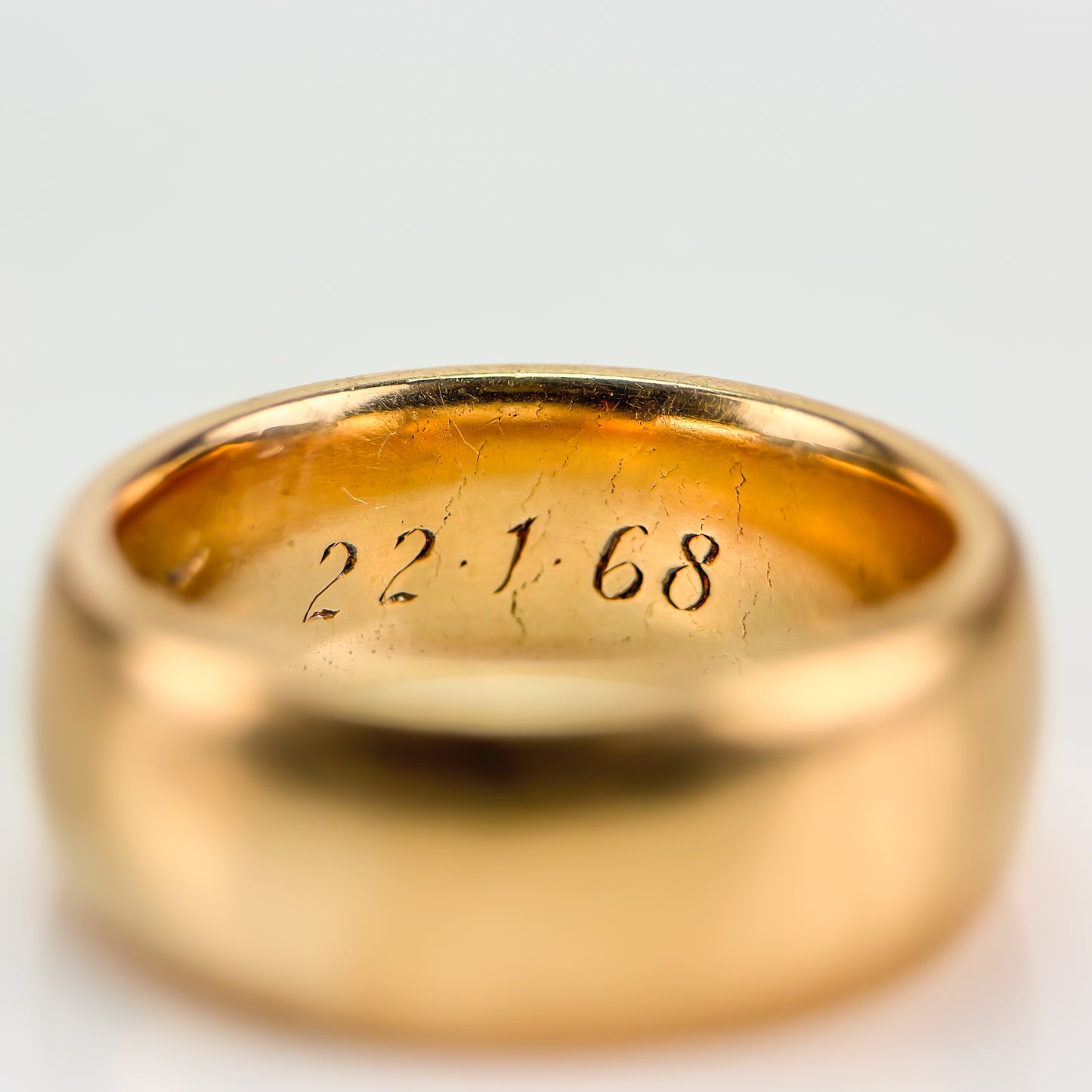 9ct Gold wedding band ring 15.15 Grams heavy size P 1/2