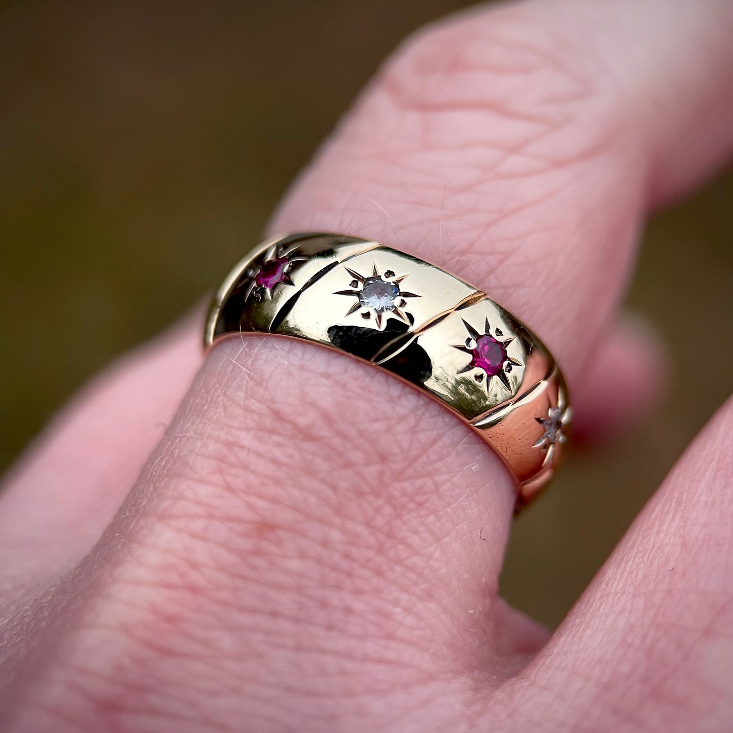 9CT Gold Fully Hallmarked Ruby & Spinel Eternity Band Gypsy Ring Size R 1/2