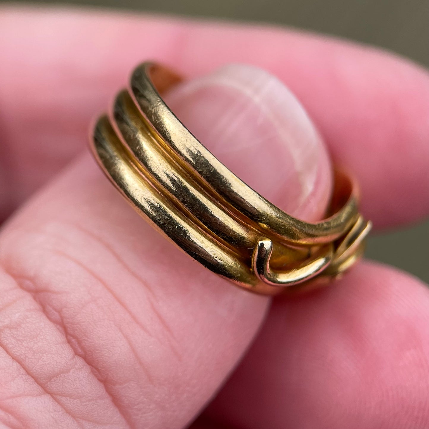 Museum Quality 18CT Gold Antique Victorian 1890 Double Headed Snake Ring