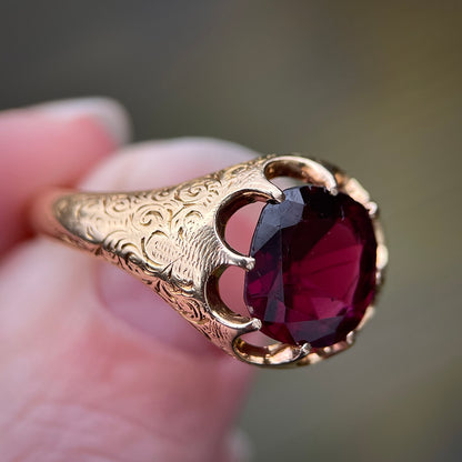 18ct Gold Antique Victorian Fully Hallmark Almandine Garnet Solitaire Gypsy Ring