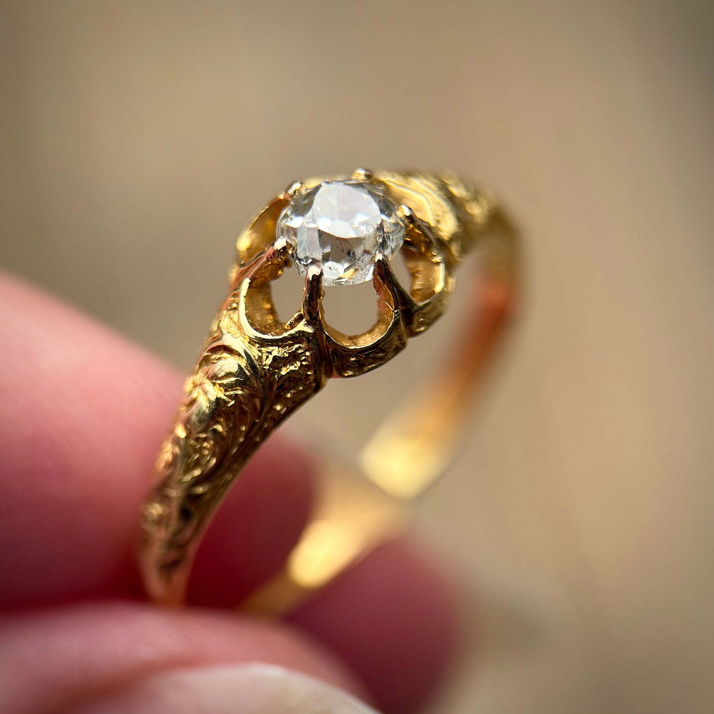 18ct Gold Antique 0.40ct Old Cut Diamond gypsy Ring