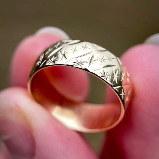 9CT Gold Fully Hallmarked Eternity Star Patterned Band Gypsy Ring Size K