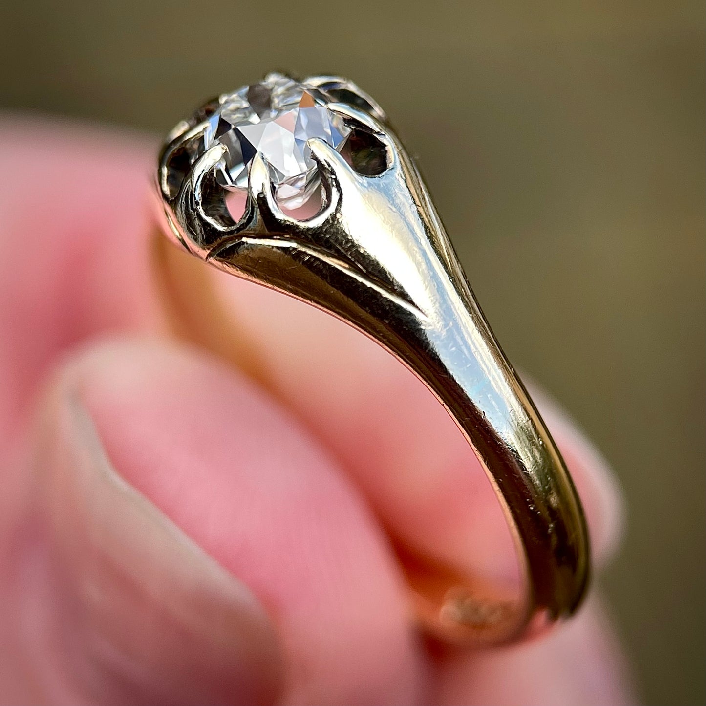 RARE 18ct Gold Antique 0.80ct Old Cut Peruzzi Diamond Solitaire Gypsy Ring
