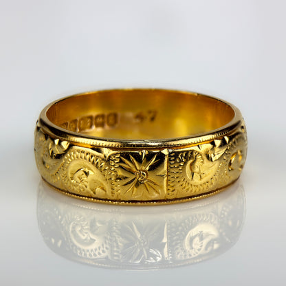 22ct Gold engraved wedding band Ring HEAVY 5 grams