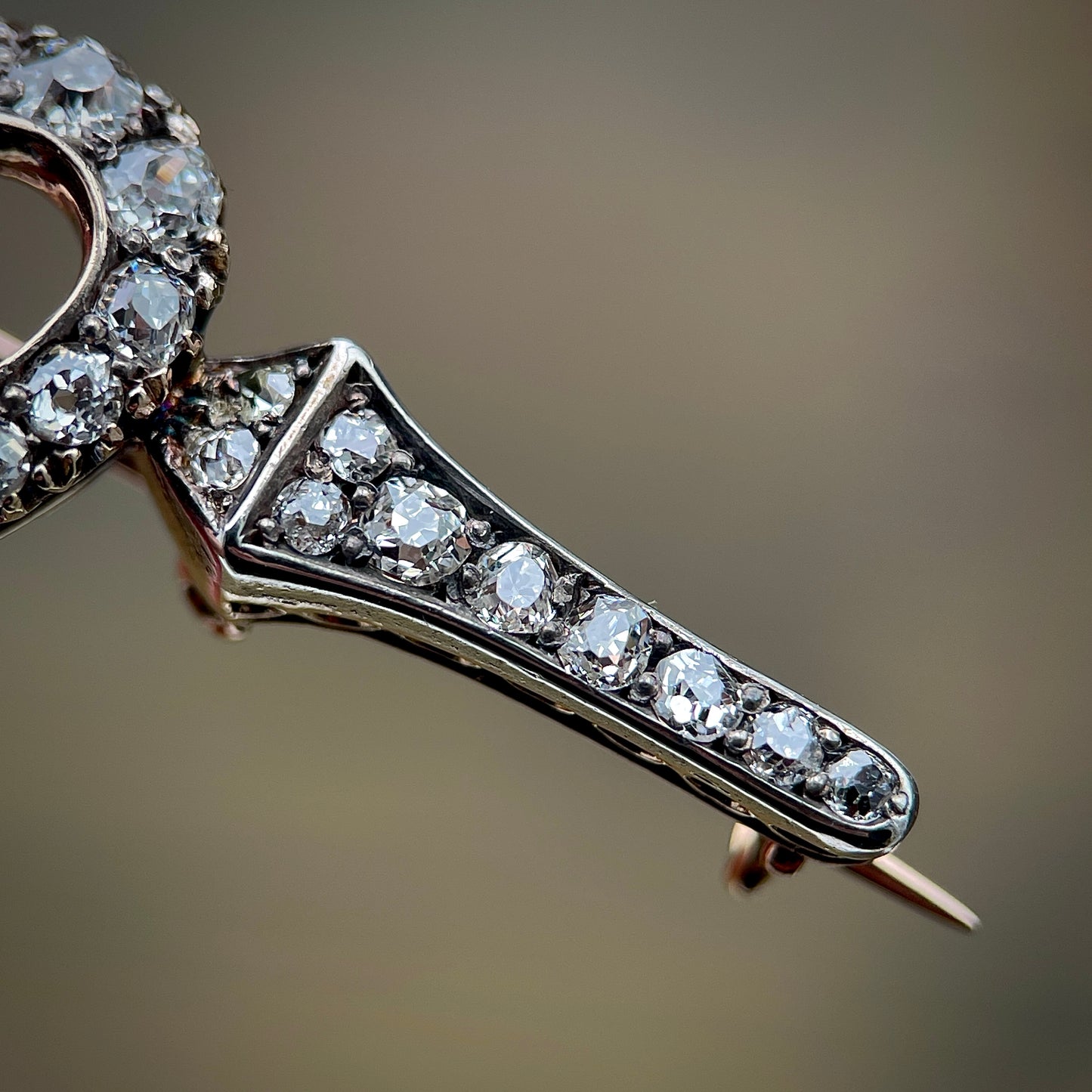 Antique Gold & Silver 1.00ct Old Cut Diamond Equestrian HorseShoe Brooch Bar Pin