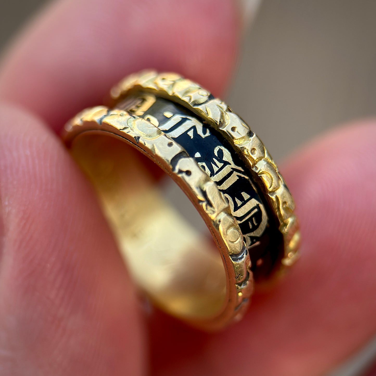 18ct Gold Antique Georgian 1827 Enamel Mourning Memorial Ring