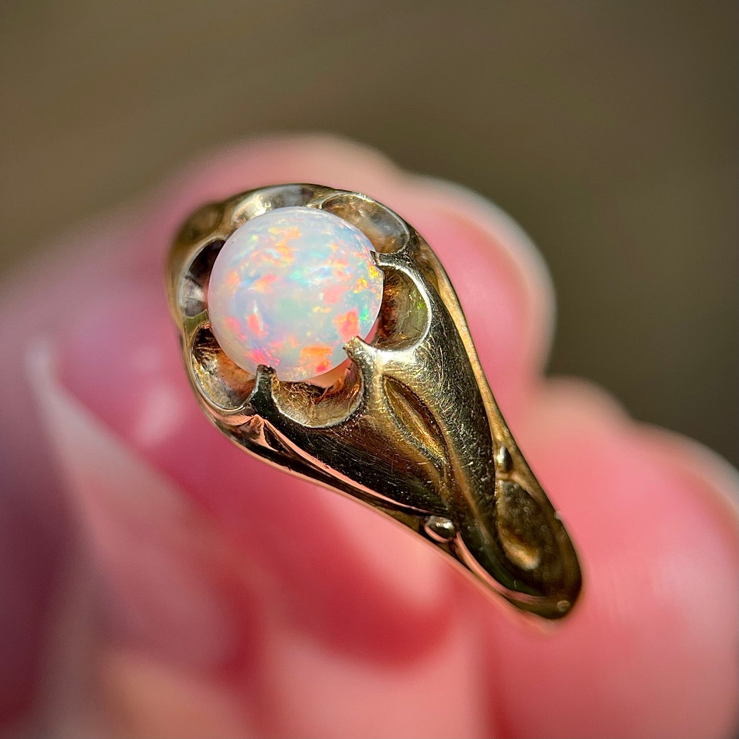 18CT Gold Antique Victorian Fiery Crystal Opal Solitaire Gypsy Ring Size L 1/2