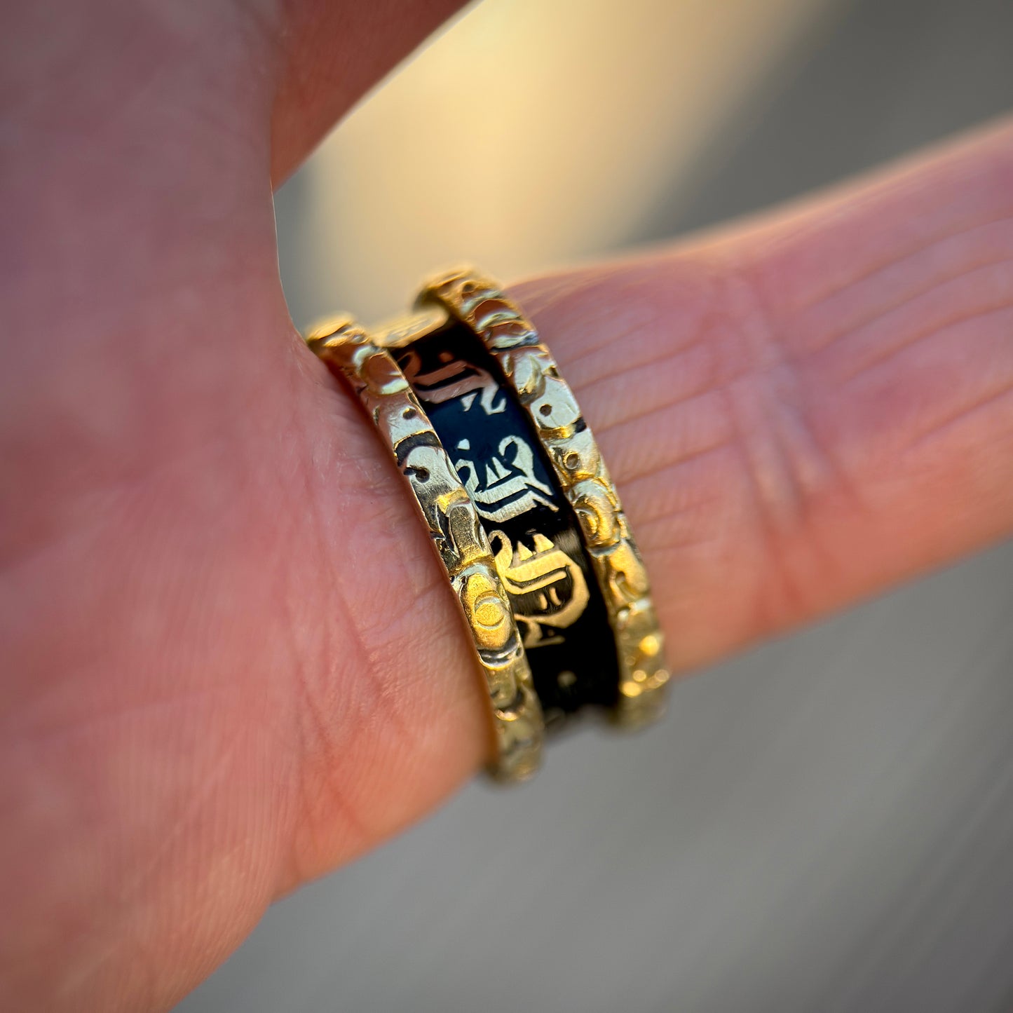 18ct Gold Antique Georgian 1827 Enamel Mourning Memorial Ring