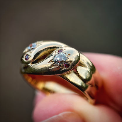 18CT Gold Antique Old Cut Diamond & Ruby Double Headed Snake Ring Heavy 9.6g