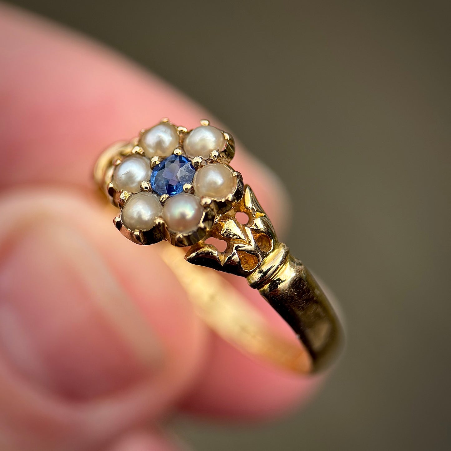 18ct Gold Antique Victorian Fully Hallmarked Sapphire & Pearl Daisy Cluster Ring