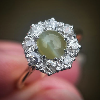 18CT Gold Antique Edwardian Cats Eye Chrysoberyl & Old Cut Diamond Cluster Ring