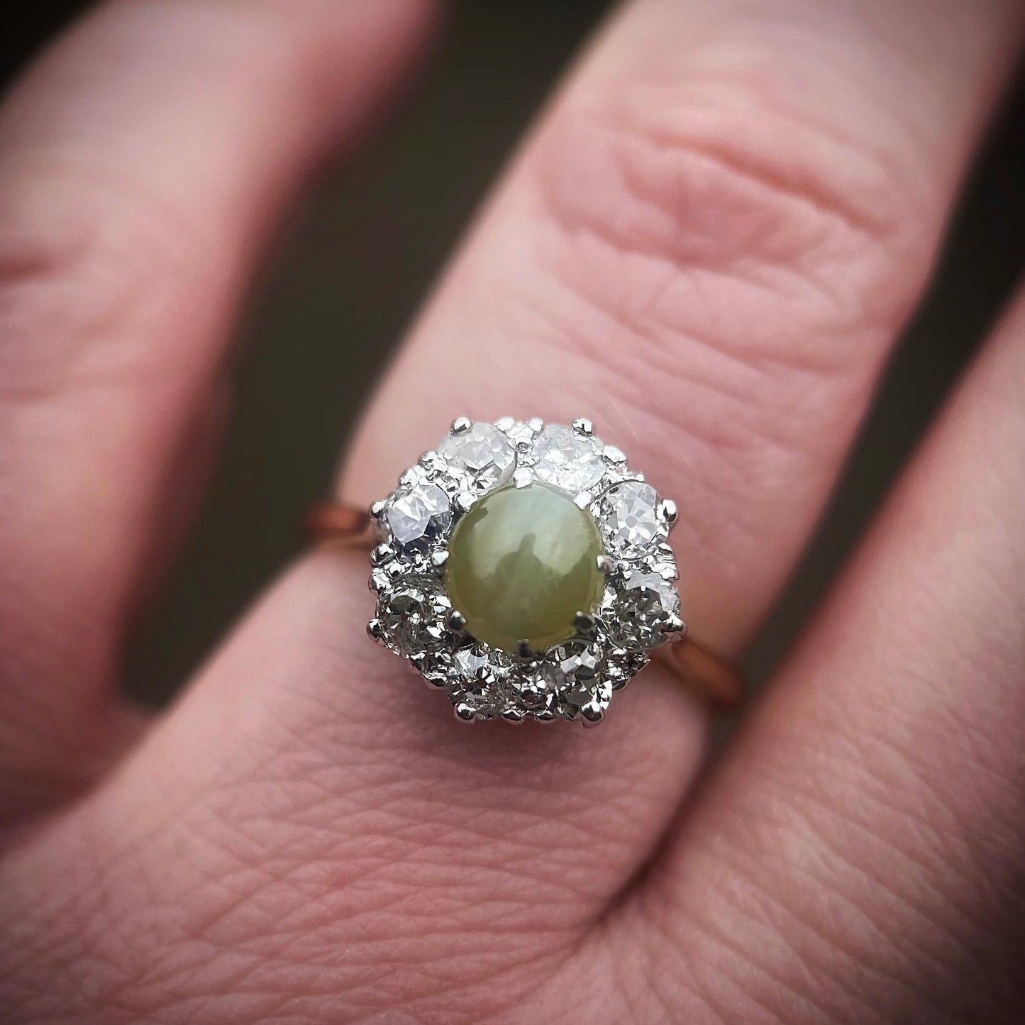 18CT Gold Antique Edwardian Cats Eye Chrysoberyl & Old Cut Diamond Cluster Ring