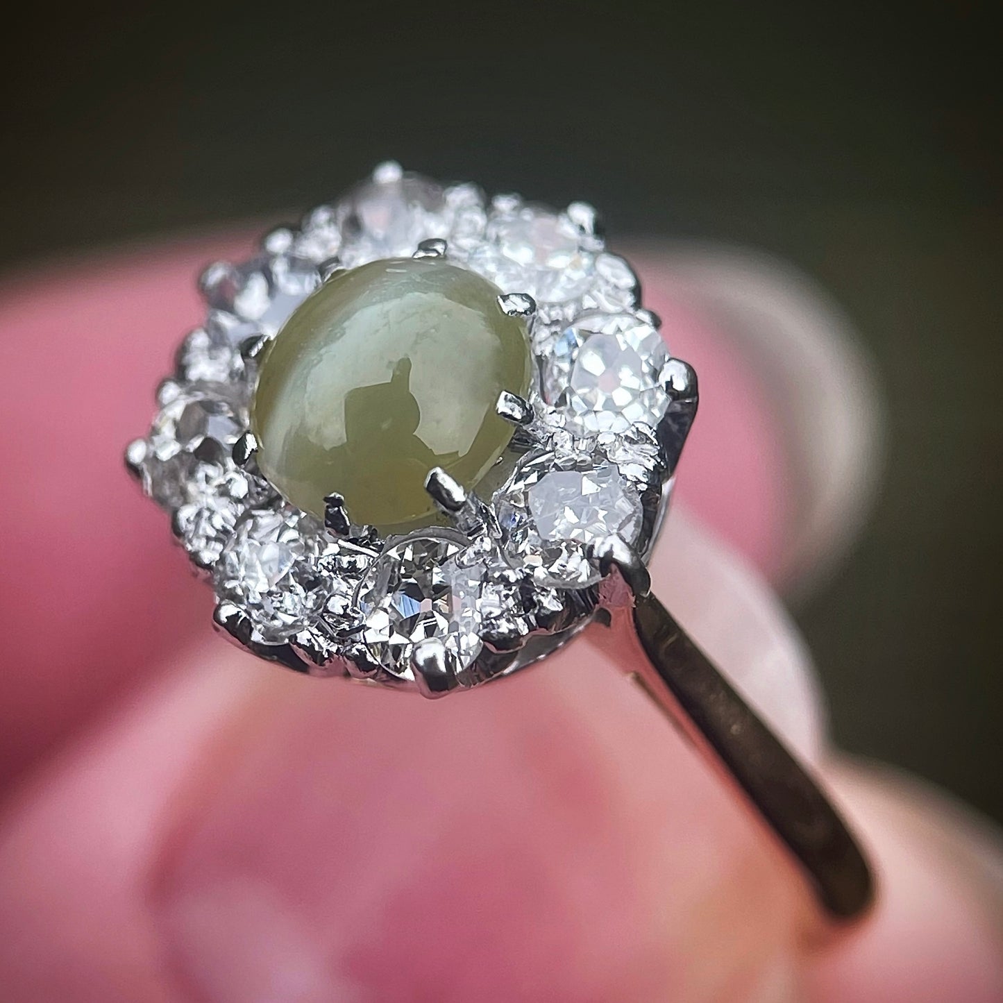 18CT Gold Antique Edwardian Cats Eye Chrysoberyl & Old Cut Diamond Cluster Ring