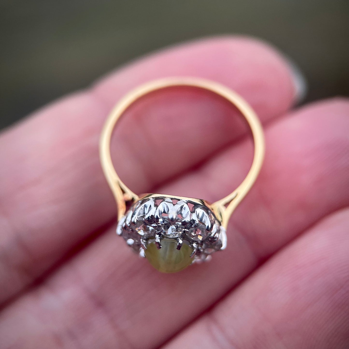 18CT Gold Antique Edwardian Cats Eye Chrysoberyl & Old Cut Diamond Cluster Ring